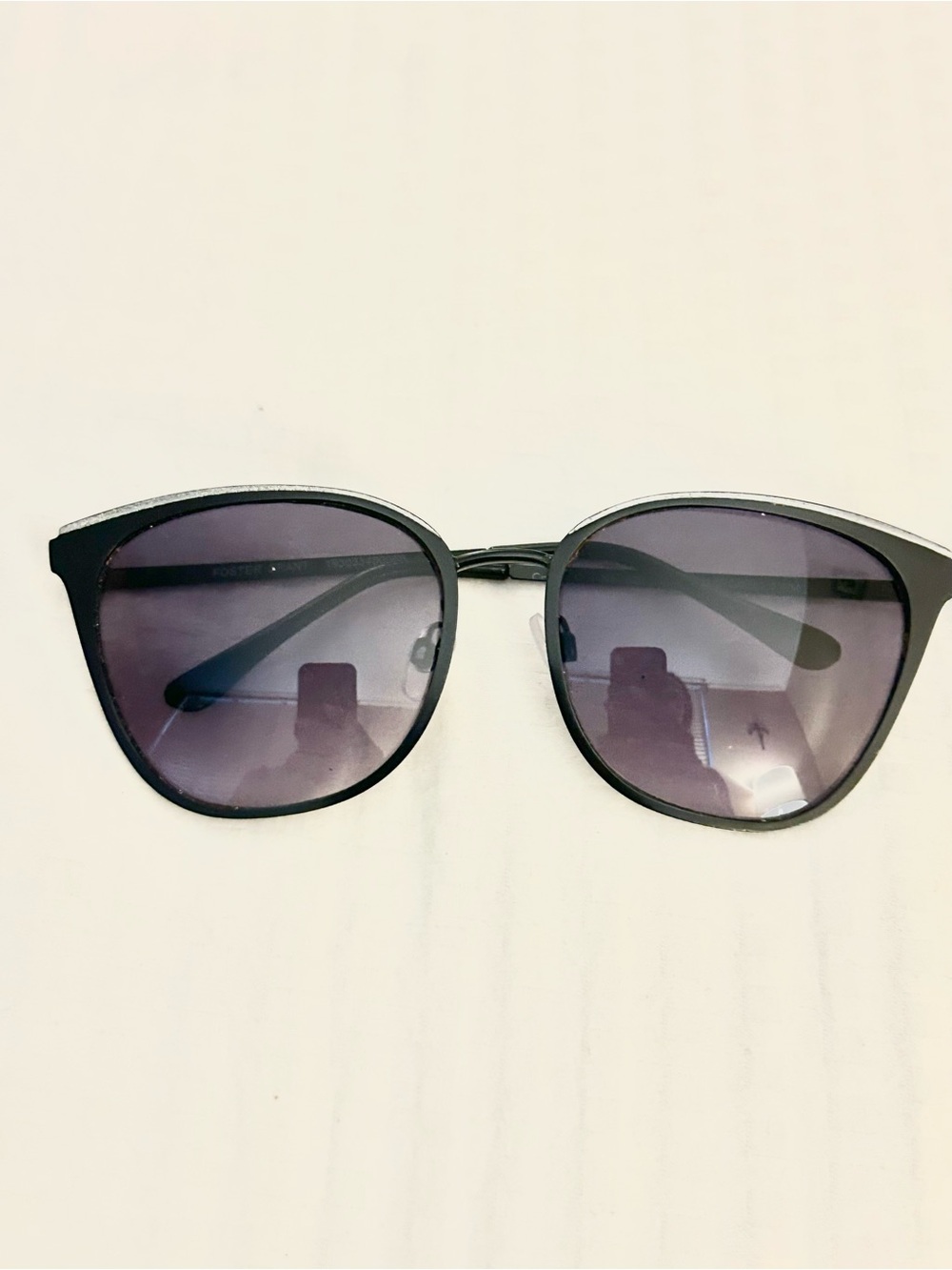 Foster Grant Women’s Black Cat-Eye Sunglasses with Gray Lenses - Picture 4 of 7